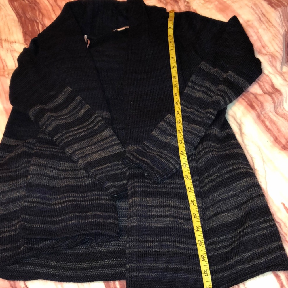 🔥Forever 21 Thick layered Sweater🔥 - Picture 6 of 10